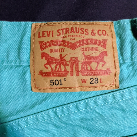 Green Levi's Jean Shorts - Mid-Rise - Picture 4 of 6